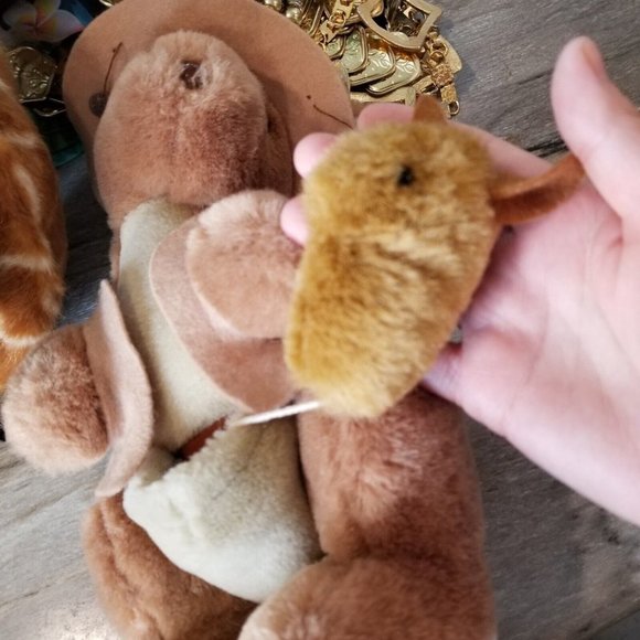 Vintage Outback Safari Kangaroo And Joey Plush Stuffed Animal W Hat Vest 9"‎ - Picture 6 of 9